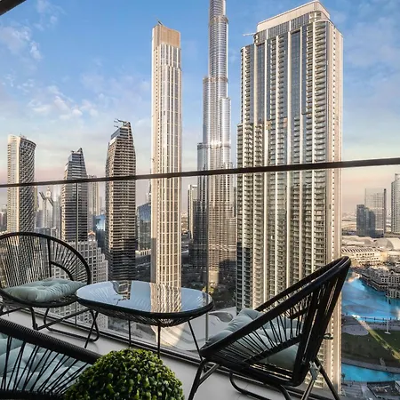 Sky-High Central Dubai Gem: Burj Khalifa & Fountain View المظهر الخارجي الصورة